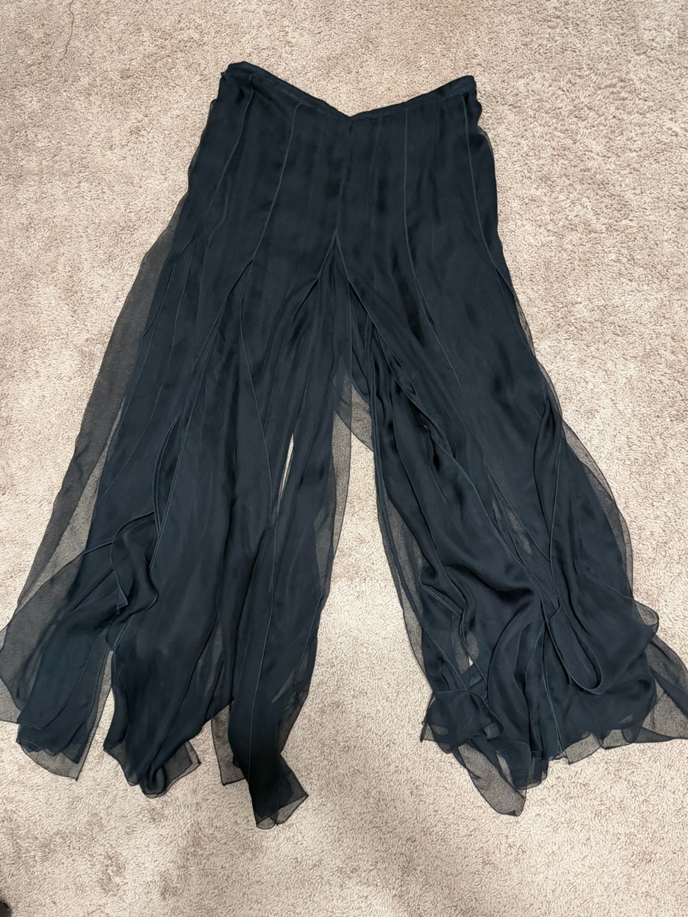 Valentino 100% silk flowy black pants from late 90’s to 2000’s women’s size 12